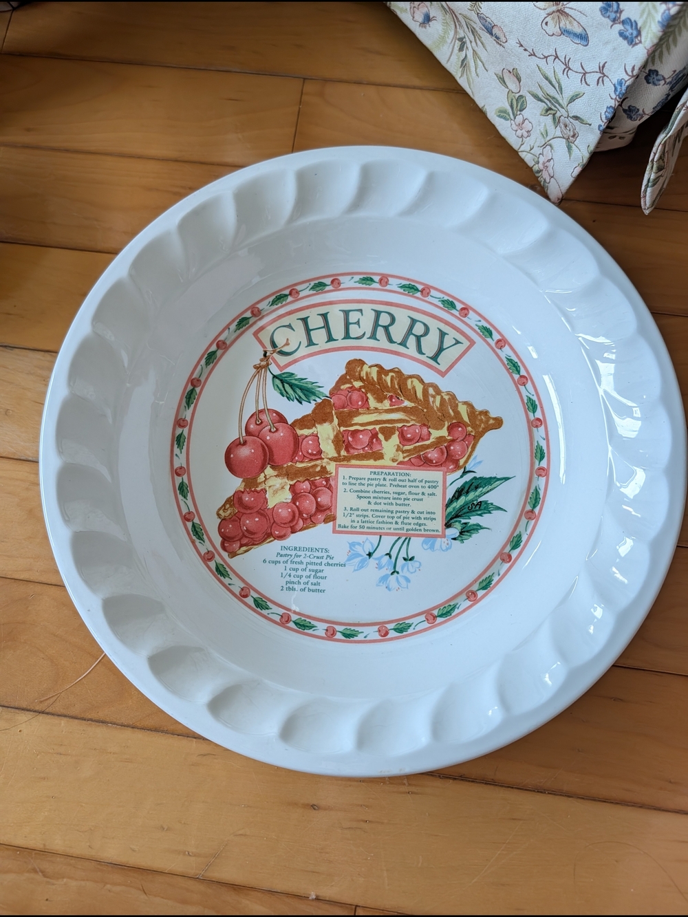 Vtg Cherry Pie Dish